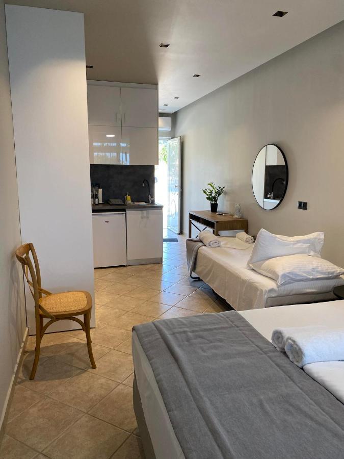 Houmas Apartments Yialos Eksteriør bilde